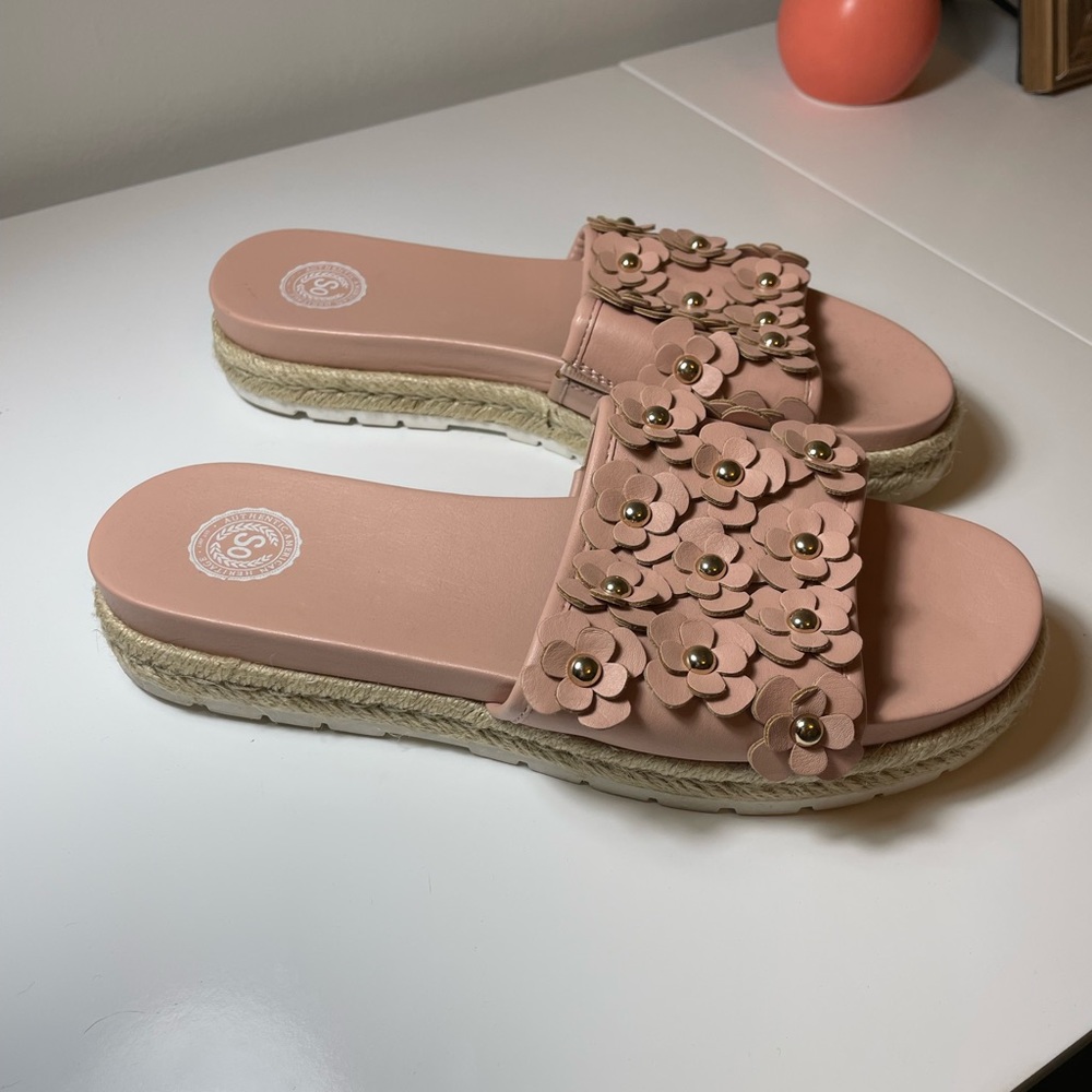 Adorable pink faux leather sandals